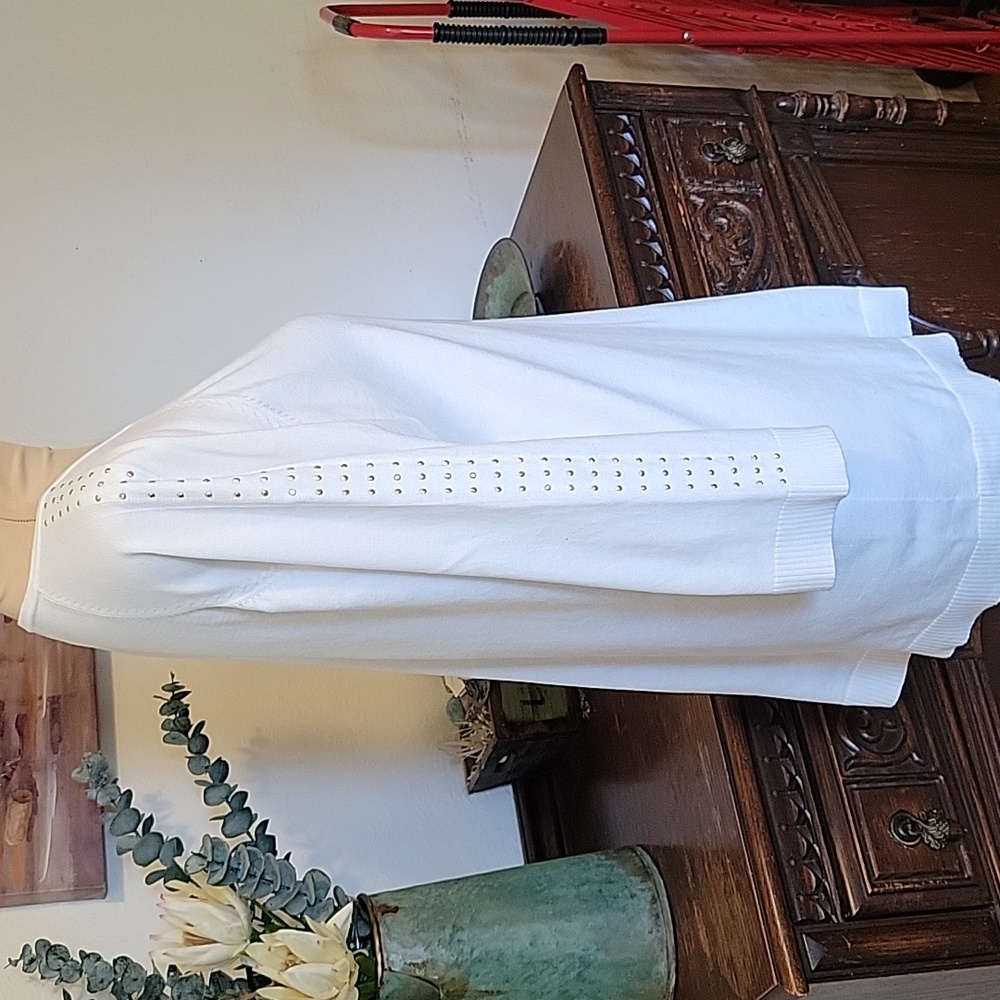 CALVIN KLEIN long sleeve white sweater.  Size L. NWOT